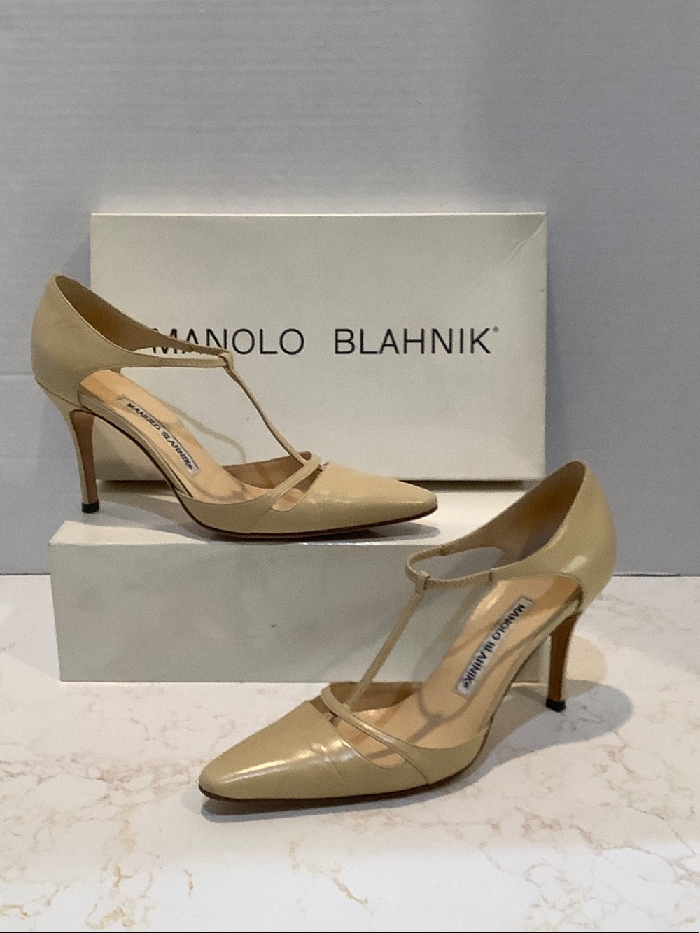 Manolo Blahnik Nude T-Strap Pointed Toe Pumps - Picture 4 of 4